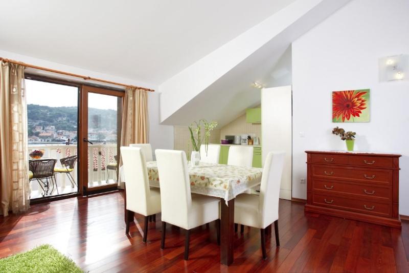 Apartments Tisno - Villa Mare Bagian luar foto