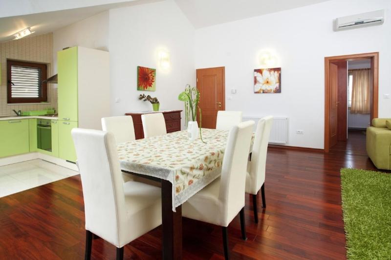 Apartments Tisno - Villa Mare Bagian luar foto