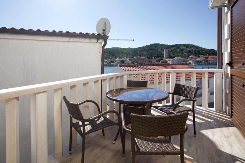 Apartments Tisno - Villa Mare Bagian luar foto
