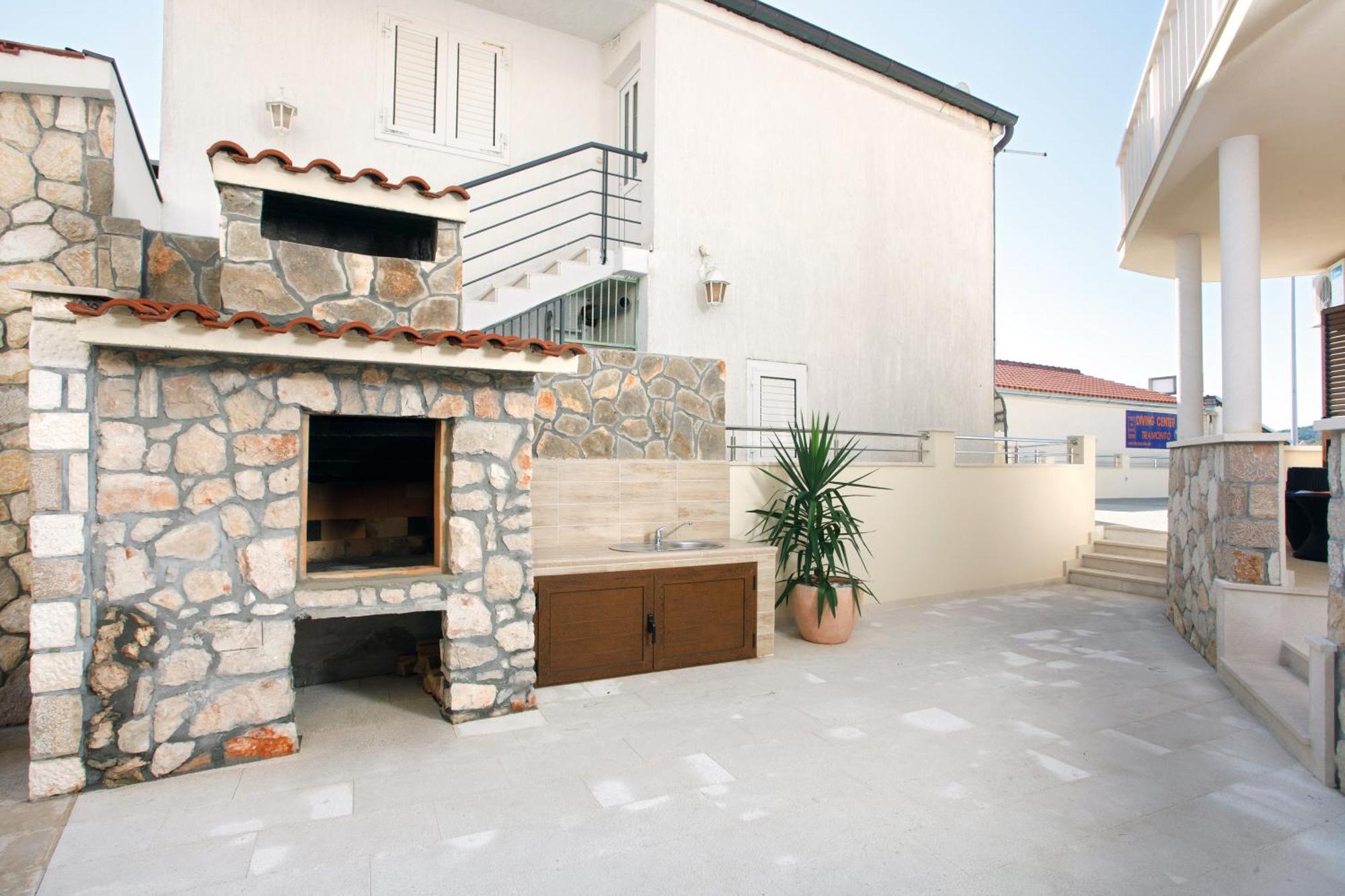 Apartments Tisno - Villa Mare Bagian luar foto