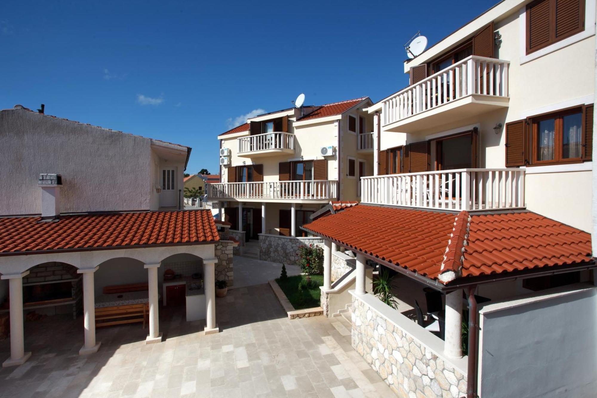 Apartments Tisno - Villa Mare Bagian luar foto